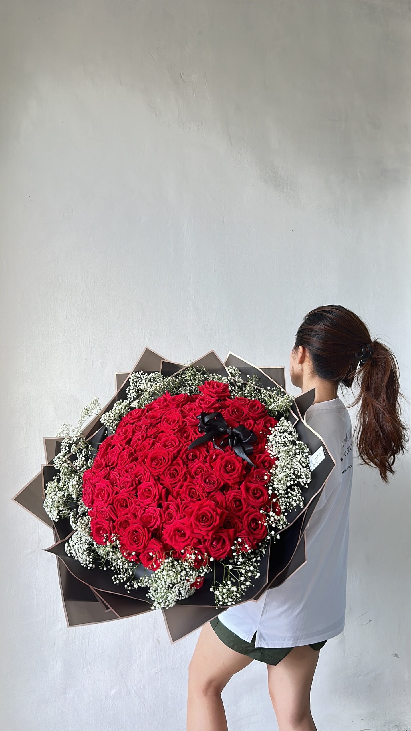 Round Rose Bouquet 100 Rose - Image 3